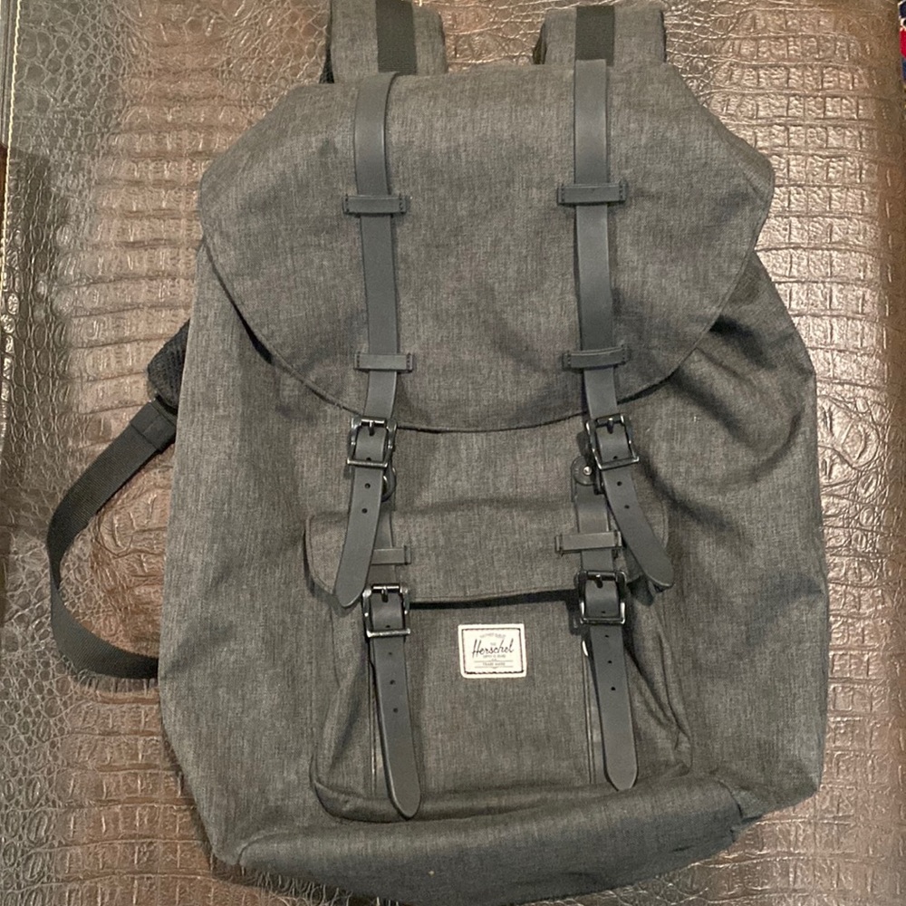 Herschel Little America Backpack 15" Laptop Sleeve Silver Gray-Black/charcoal